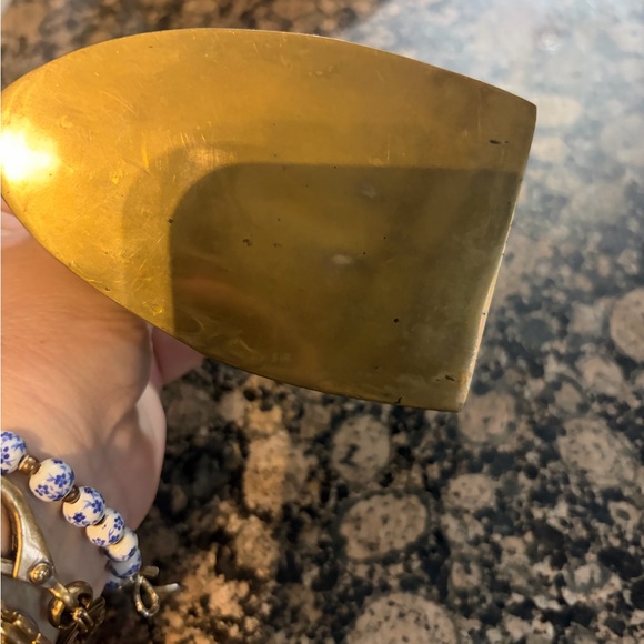 Antique Brass Iron with Wooden Handle - Picture 5 of 8